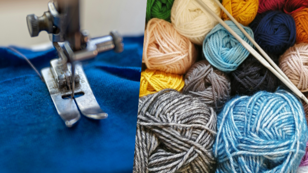 Nähmaschinenfuß auf Stoff und bunte Wollknäuel