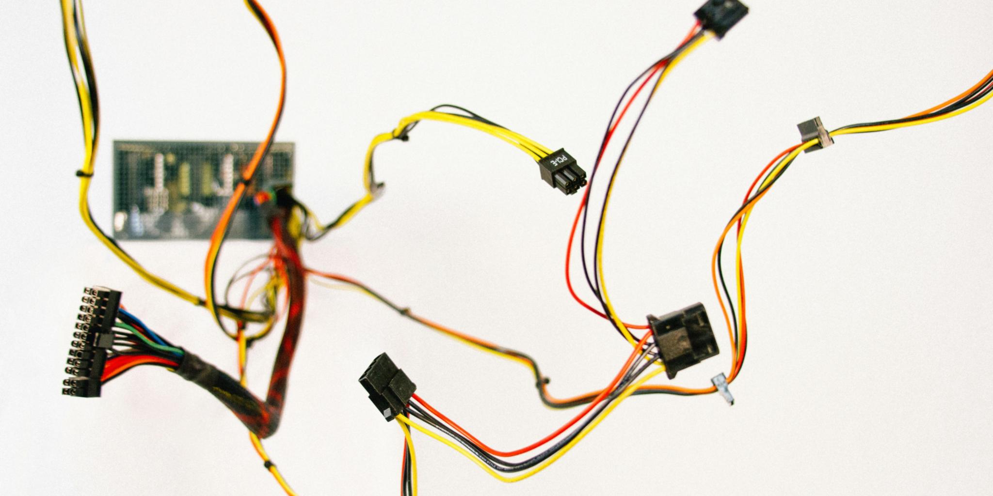 Kabel und Stecker