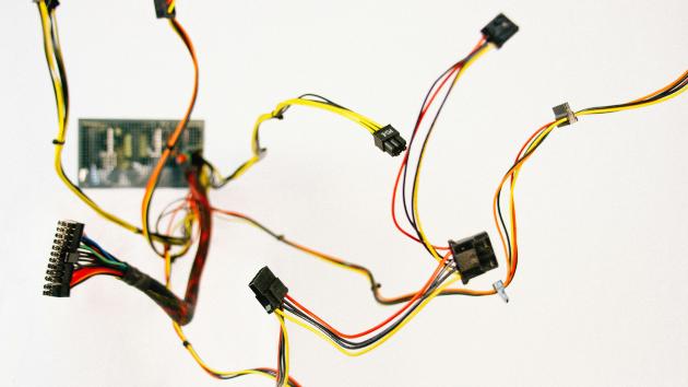 Kabel und Stecker